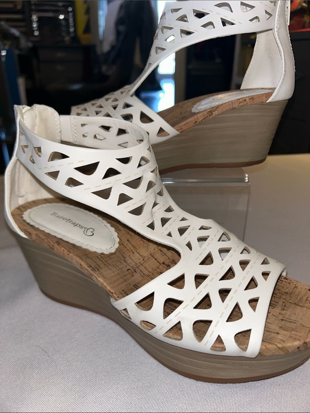 BareTraps Miriam White Laser-Cut Cork Wedge Sandals EUC SZ 7